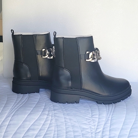 Womens Lug Sole Platform Ankle Boots Chelsea Slip On Chunky Block Heel Fall - Picture 8 of 12